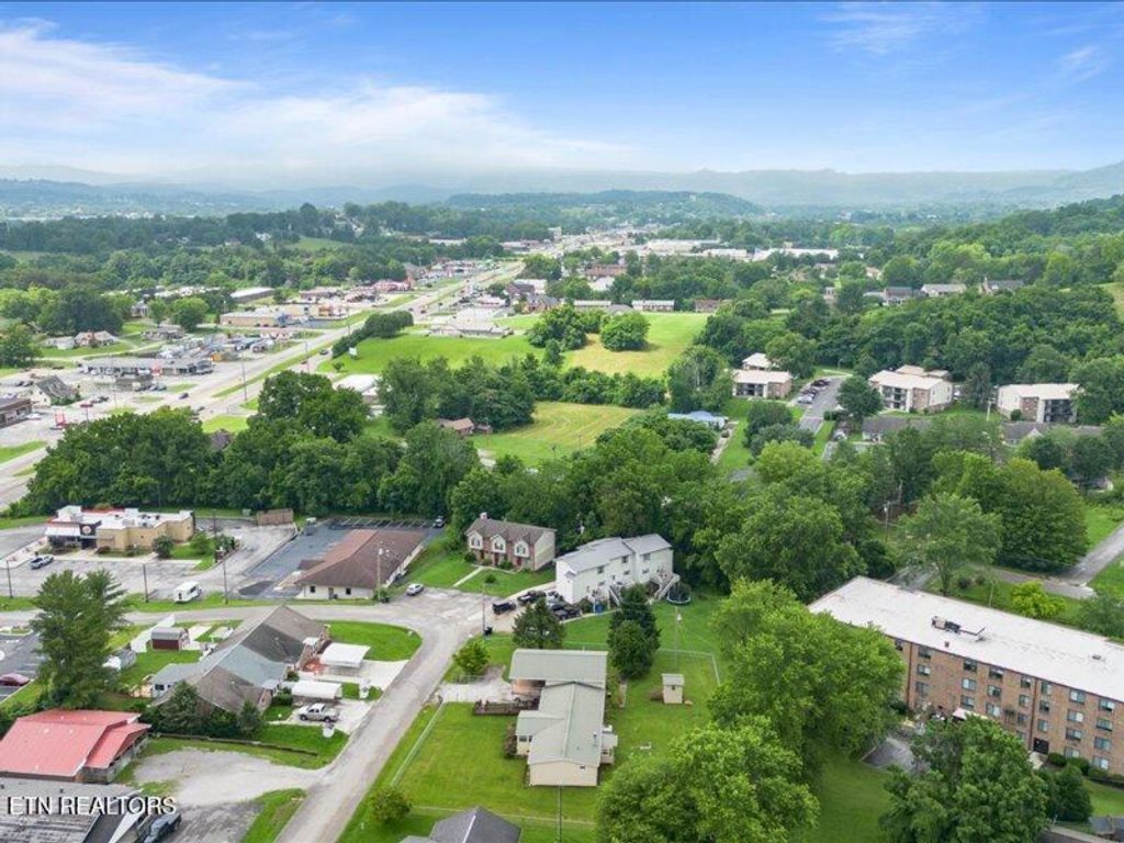 Photo of 205 Ellison Rd, LaFollette, TN 37766 (MLS # 1305350)