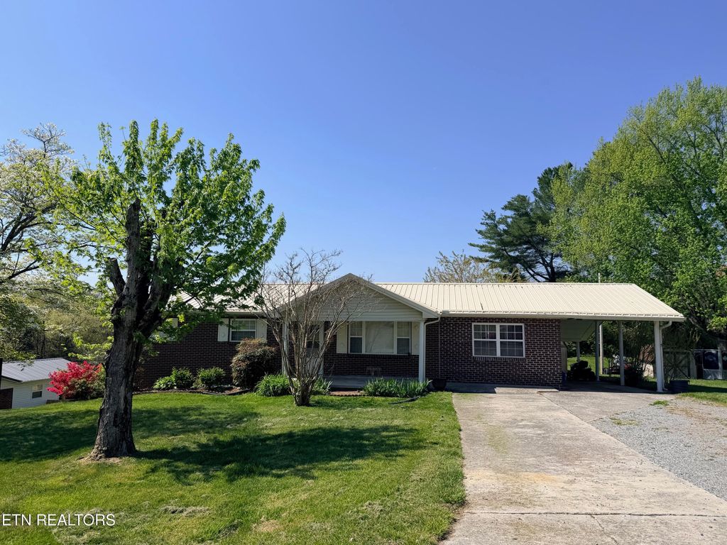 Photo of 2024 Rose Drive, Tazewell, TN 37879 (MLS # 1336463)