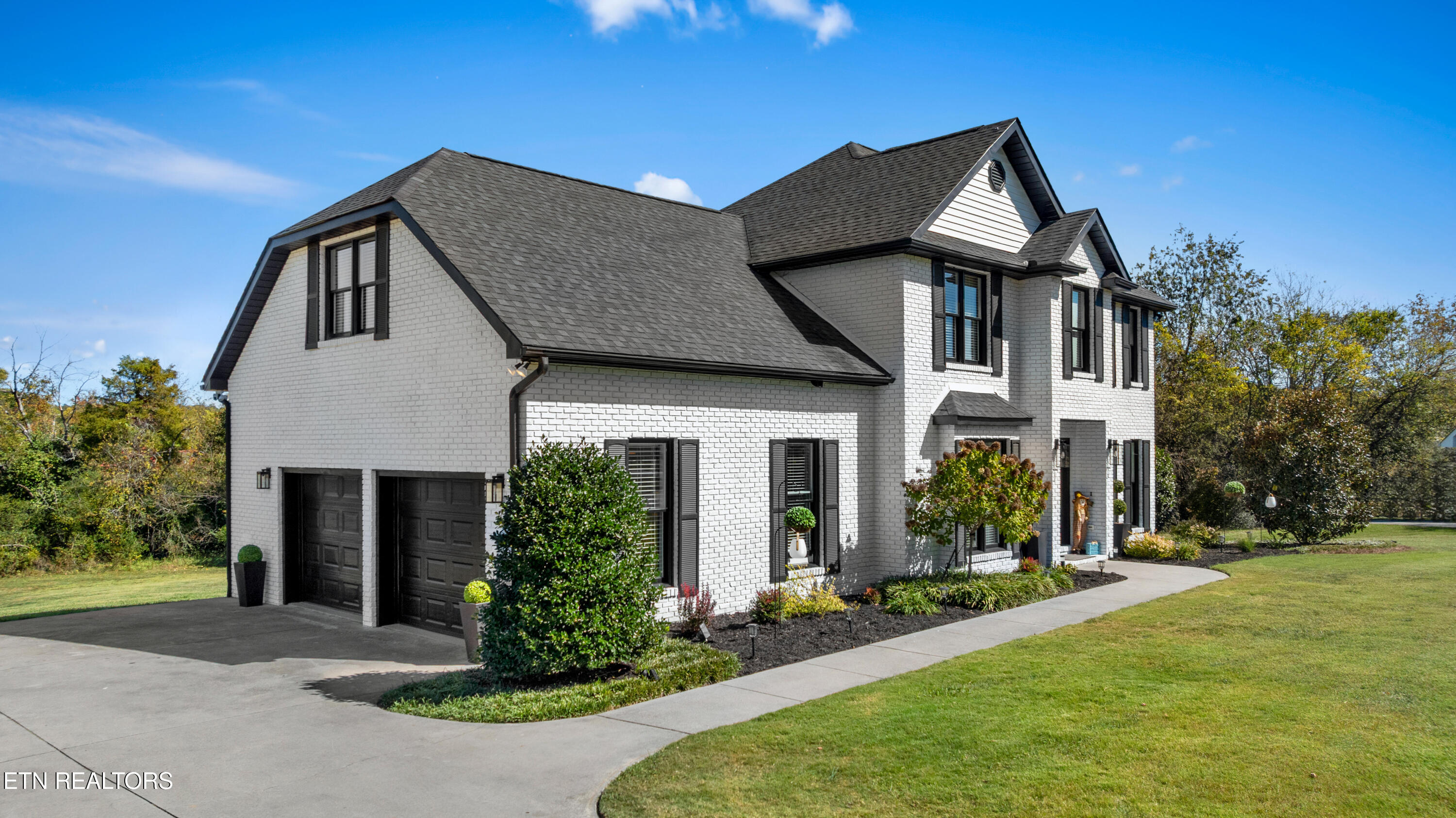 3215 Bentwood Drive