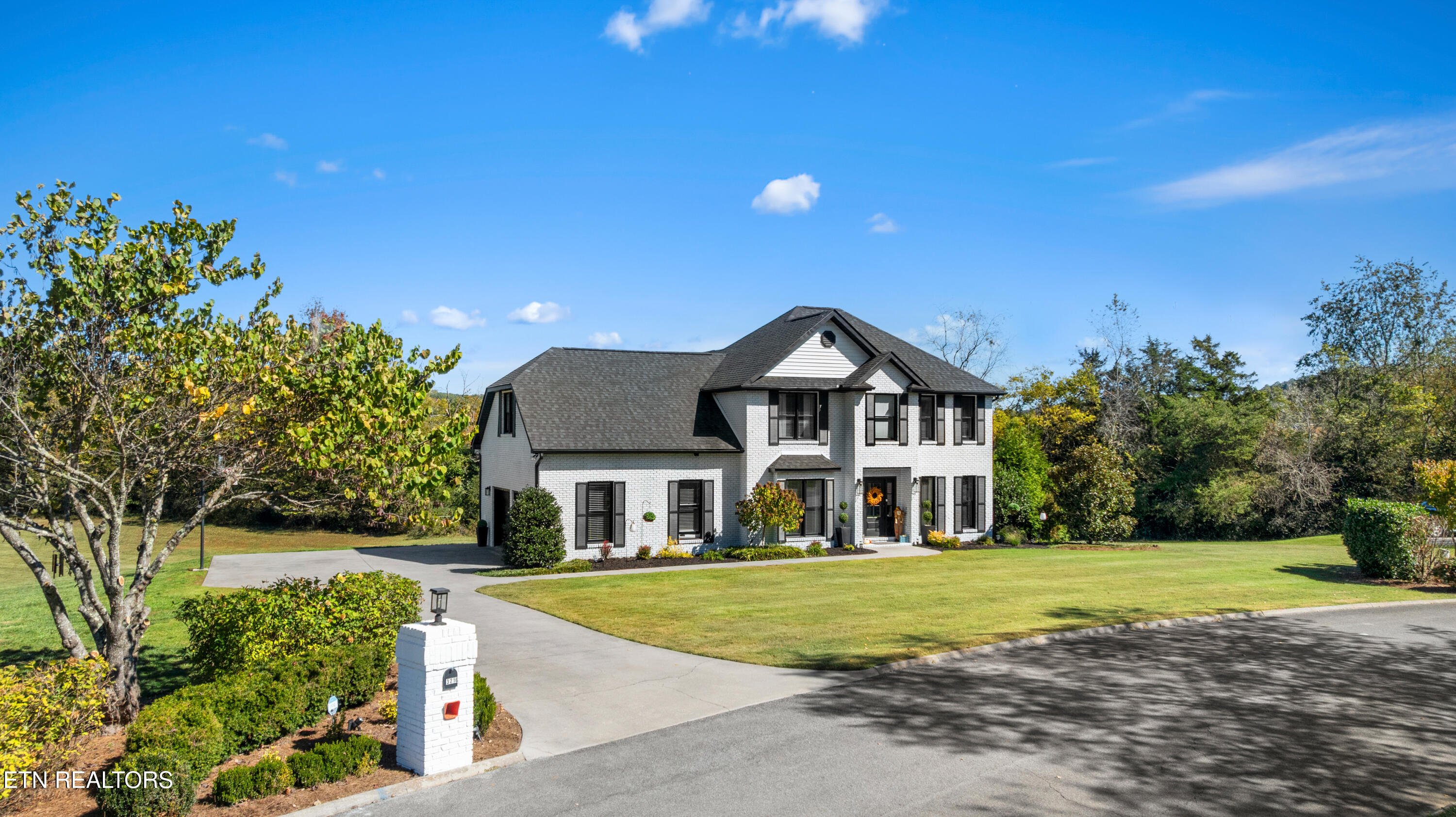 3215 Bentwood Drive