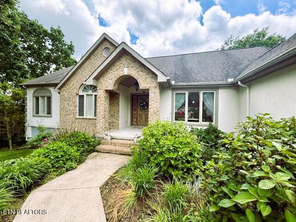 Photo of 25 Shawnbury Point, Crossville, TN 38558 (MLS # 1301832)