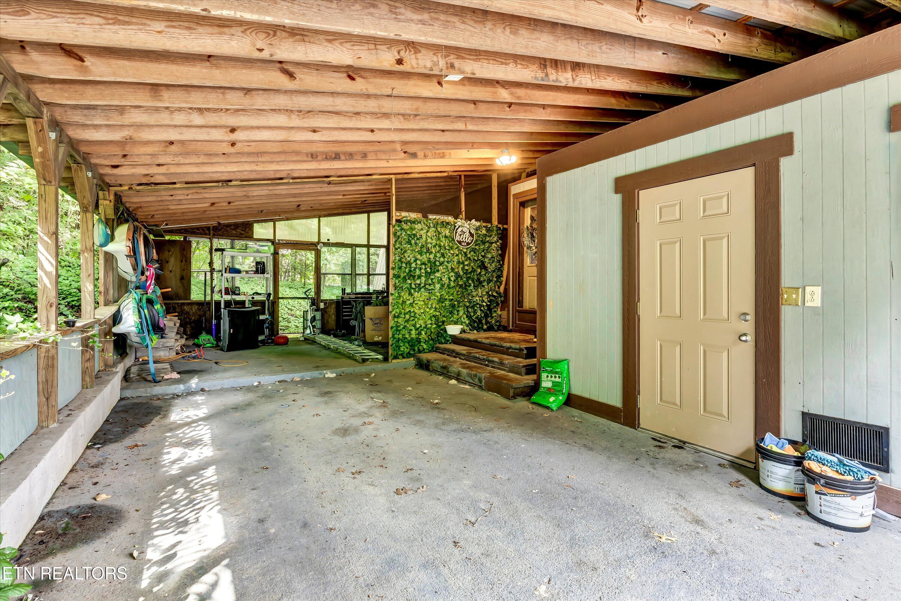 10800 Carmichael Rd