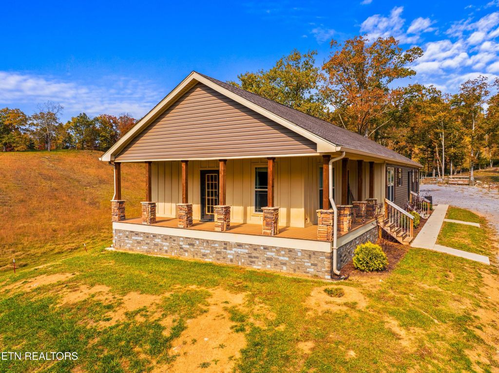 Photo of 5619 Mtn Valley Highway 131, Thorn Hill, TN 37881 (MLS # 1283610)
