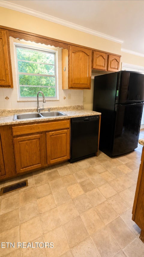 Tiny photo for 1932 Eastern Ave, Morristown, TN 37813 (MLS # 1347174)