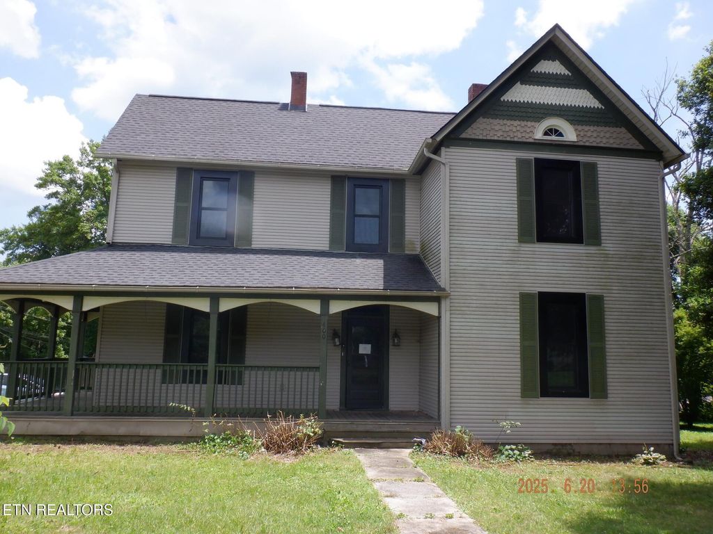 Photo of 400 S Chamberlain Ave, Rockwood, TN 37854 (MLS # 1306686)