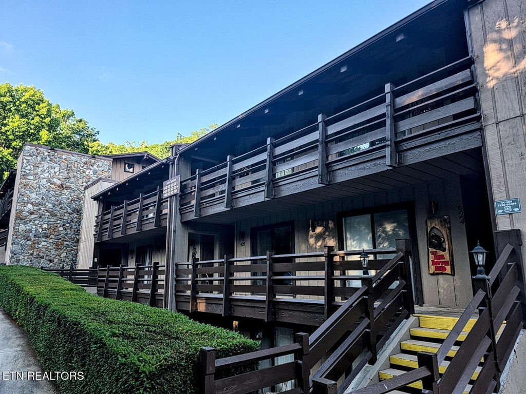 Photo of 1081 Cove Rd #623, Sevierville, TN 37876 (MLS # 1305425)