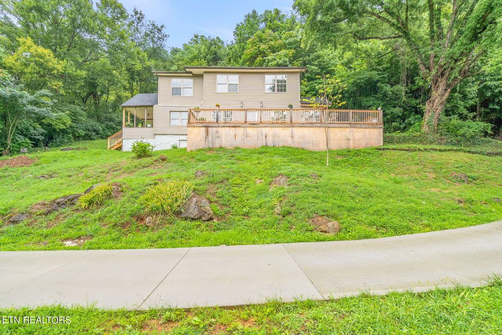 Photo of 3070 Dug Gap Rd, Louisville, TN 37777 (MLS # 1275200)