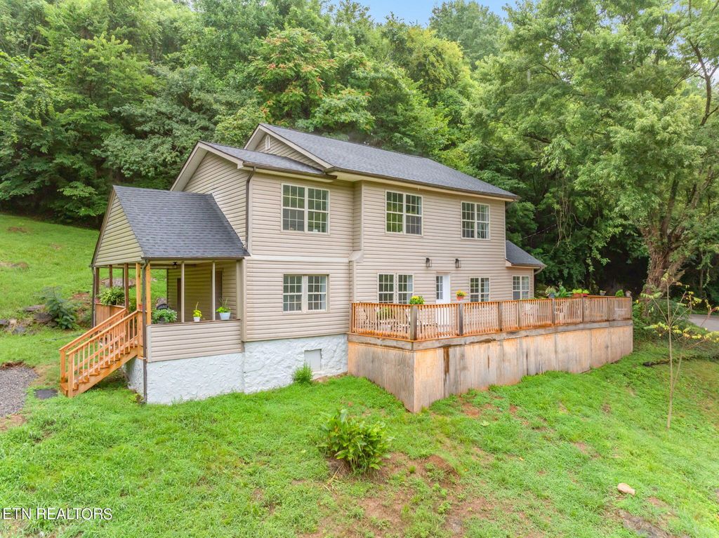 Photo of 3070 Dug Gap Rd, Louisville, TN 37777 (MLS # 1275200)