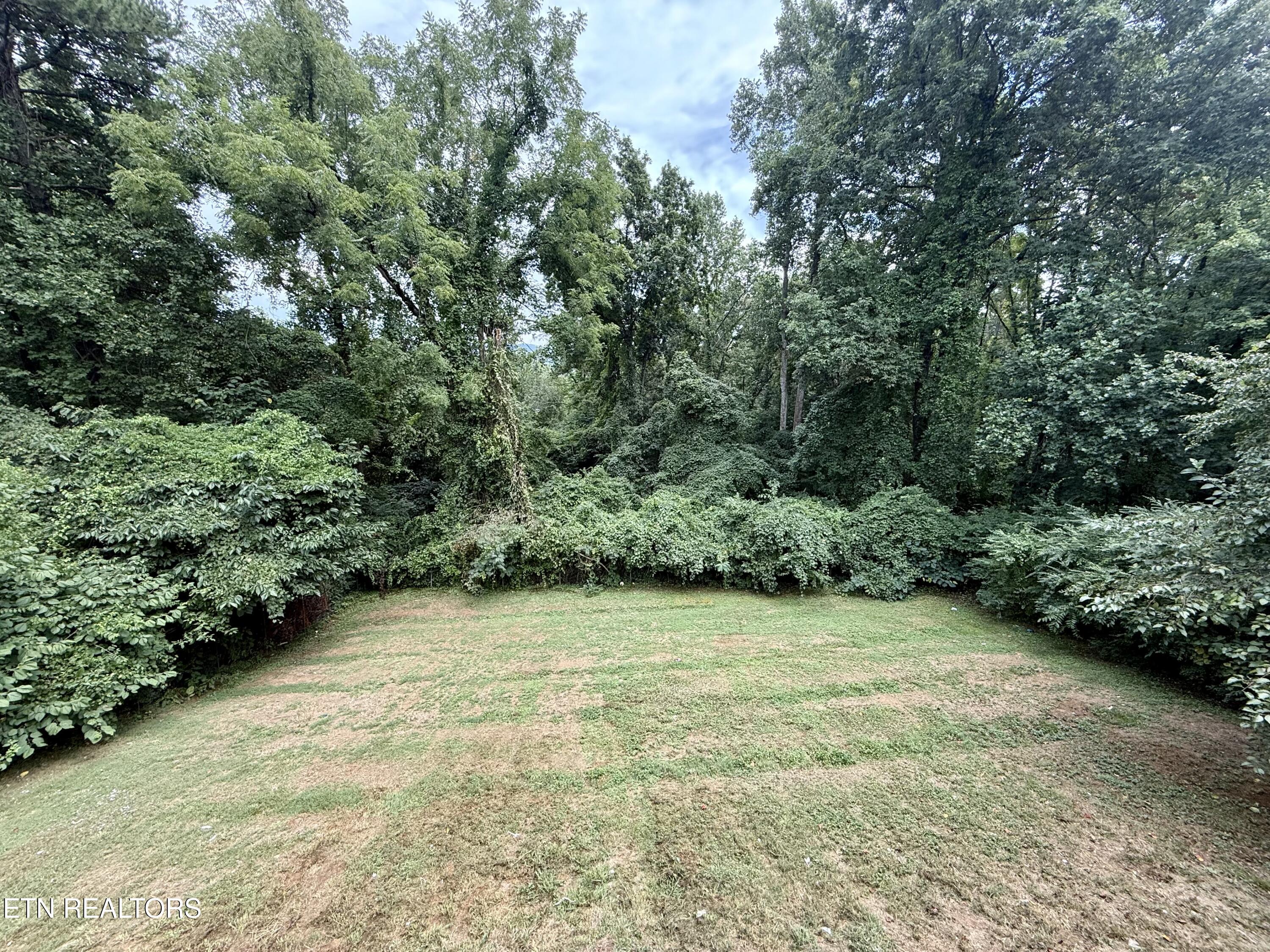 3332 Shagbark Rd