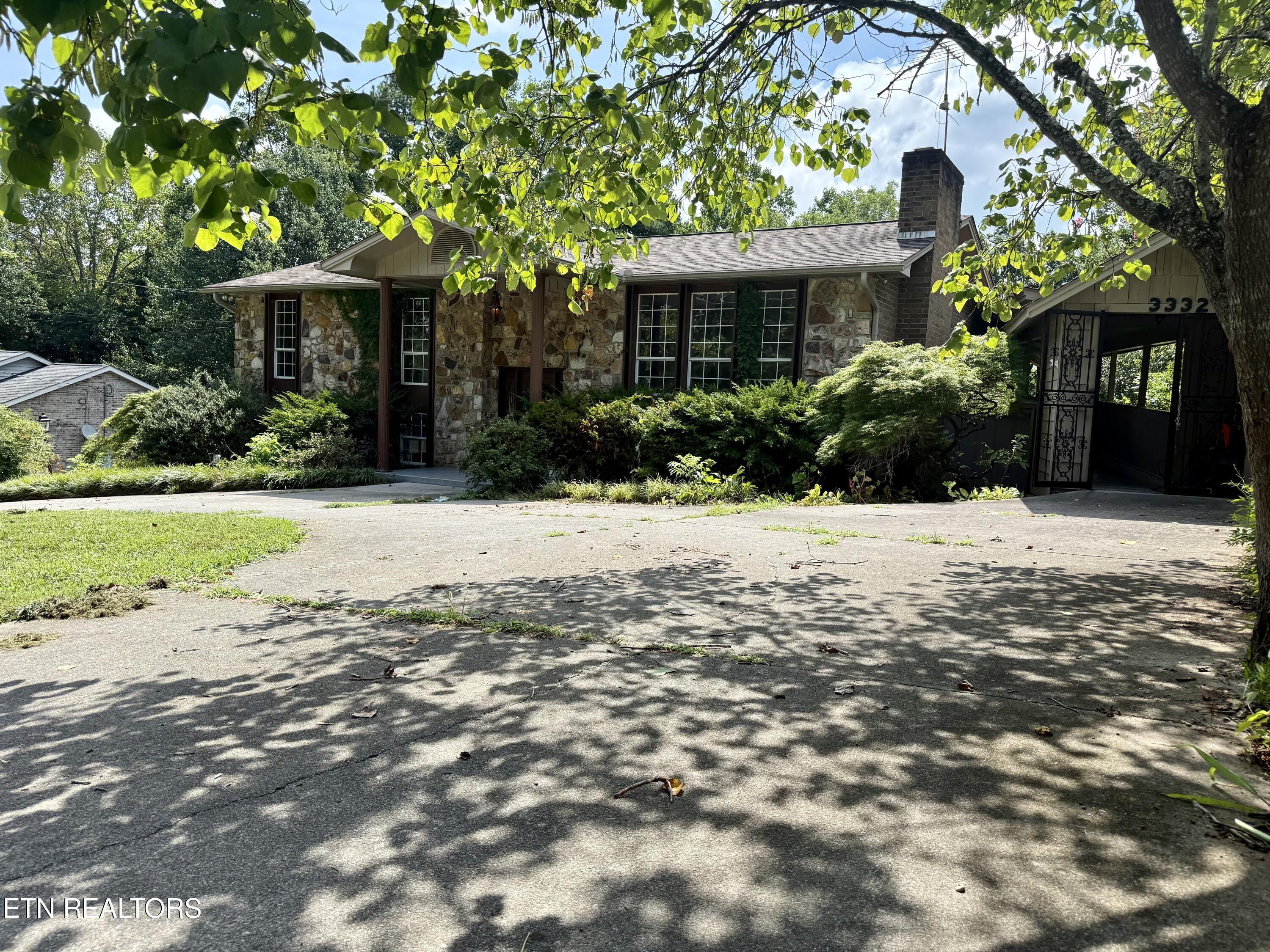 3332 Shagbark Rd