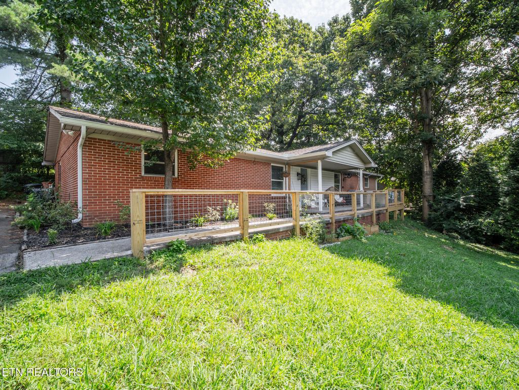 Photo of 109 Cole Way, Louisville, TN 37777 (MLS # 1328737)