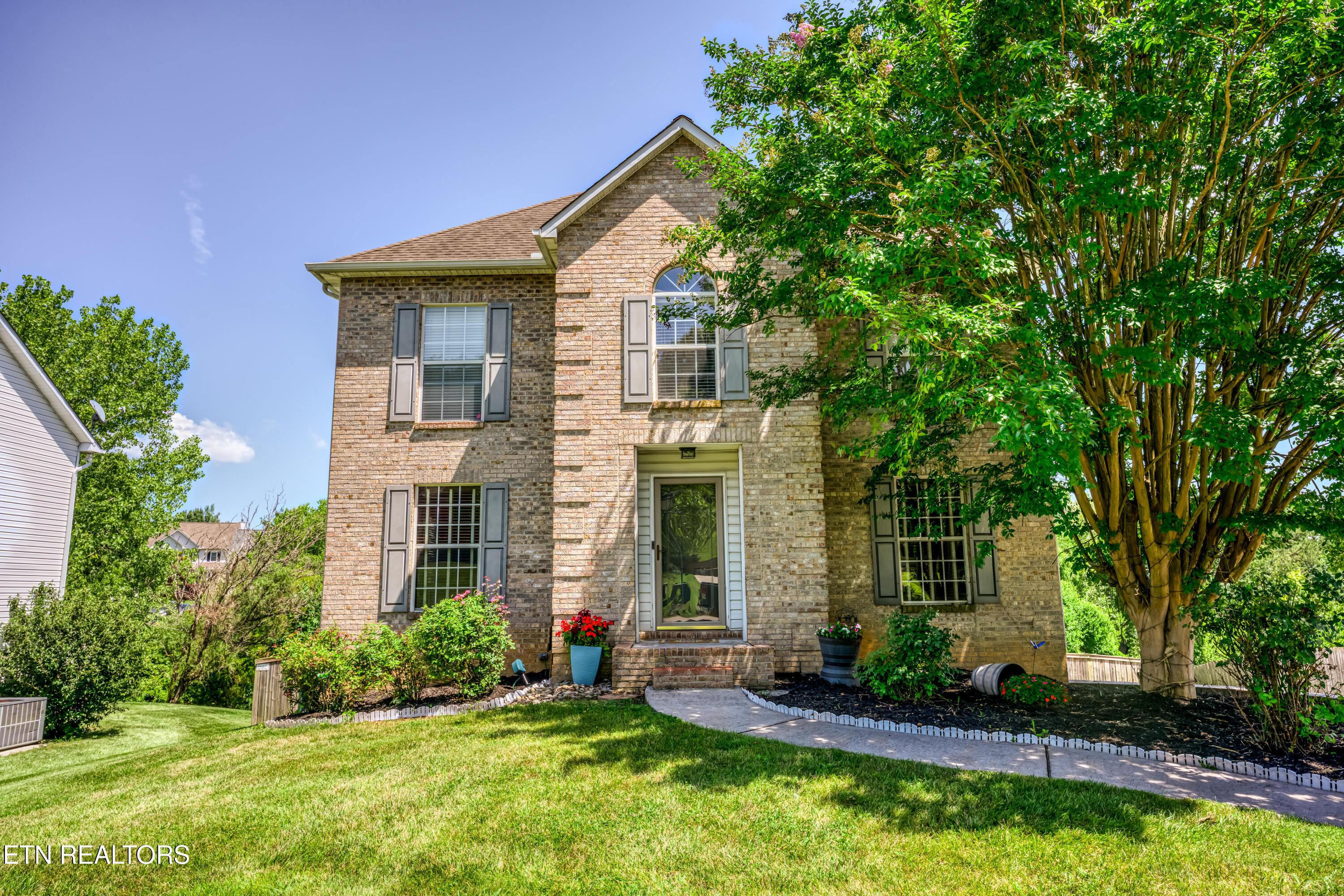 Photo 1 of 33 — 5626 Eagle Crest Lane, Knoxville, TN 37921