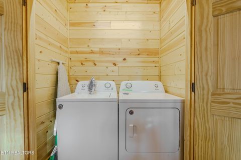 Tiny photo for 221 Forrest Loop Way, Gatlinburg, TN 37738 (MLS # 1326204)