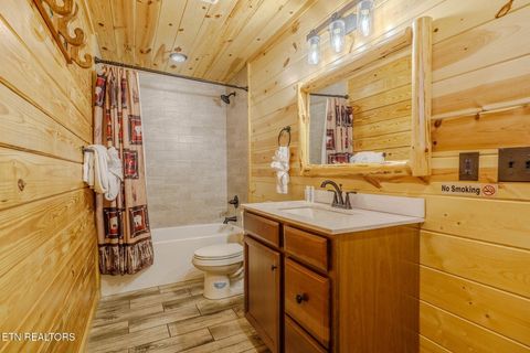 Tiny photo for 221 Forrest Loop Way, Gatlinburg, TN 37738 (MLS # 1326204)