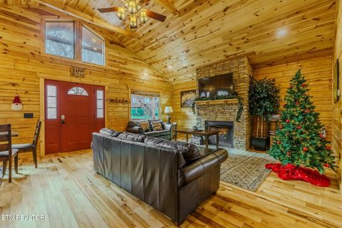 Tiny photo for 221 Forrest Loop Way, Gatlinburg, TN 37738 (MLS # 1326204)