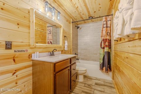 Tiny photo for 221 Forrest Loop Way, Gatlinburg, TN 37738 (MLS # 1326204)