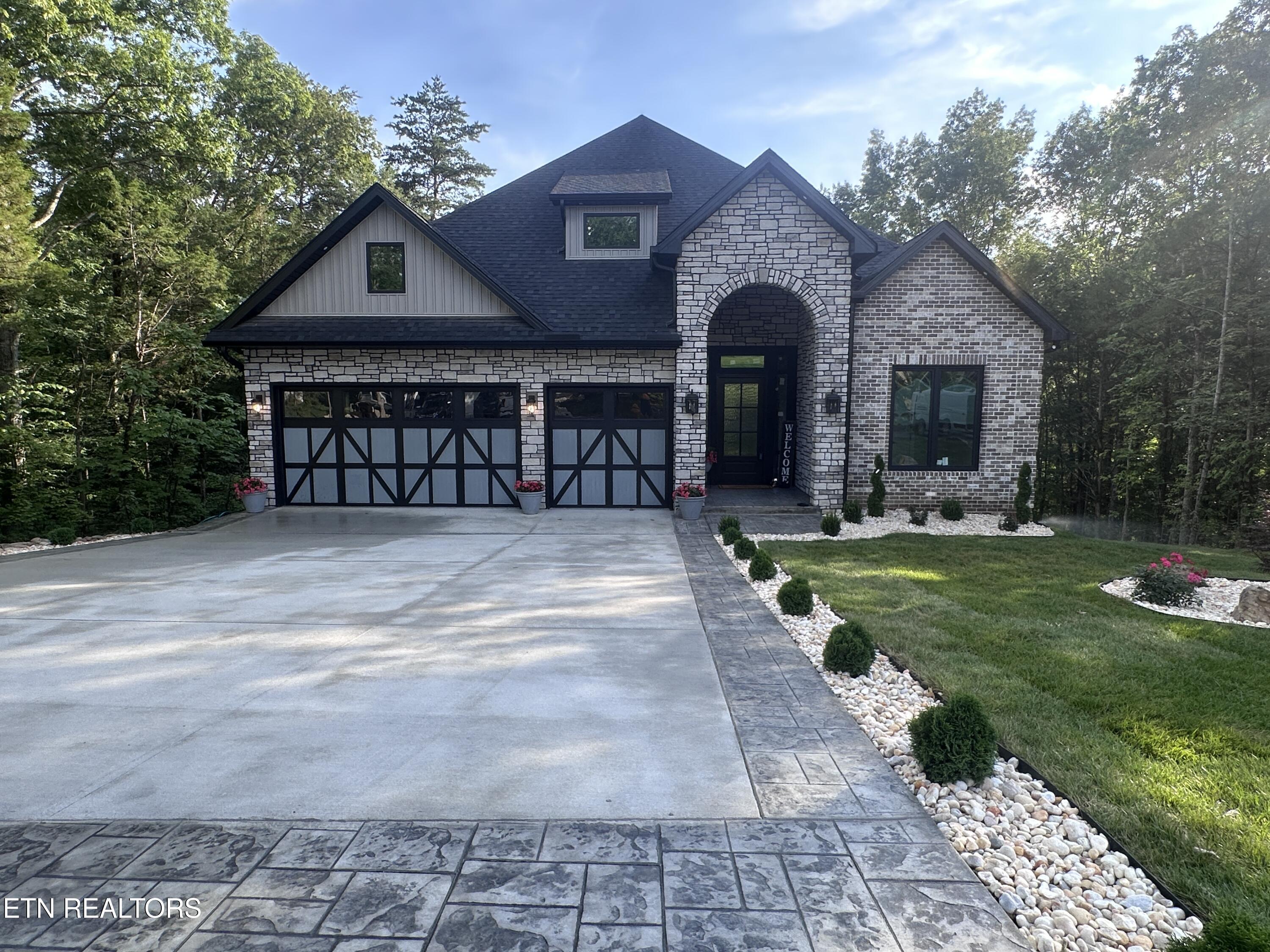 104 Noya Lane