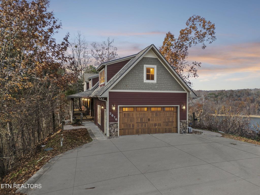 Photo of 2070 Holly Bend Drive, Byrdstown, TN 38549 (MLS # 1322808)