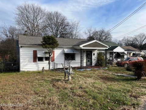 Tiny photo for 314 Ben Hur Ave, Knoxville, TN 37915 (MLS # 1324256)