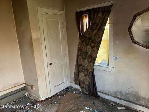 Tiny photo for 314 Ben Hur Ave, Knoxville, TN 37915 (MLS # 1324256)