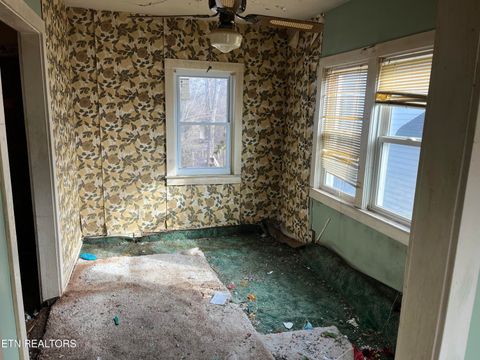 Tiny photo for 314 Ben Hur Ave, Knoxville, TN 37915 (MLS # 1324256)