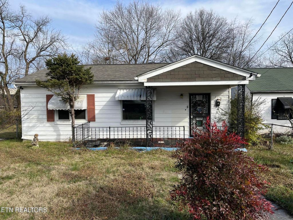 Photo of 314 Ben Hur Ave, Knoxville, TN 37915 (MLS # 1324256)