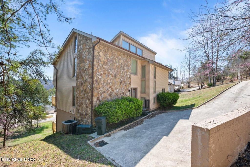 Photo of 168 Little Buck Lane, LaFollette, TN 37766 (MLS # 1341424)