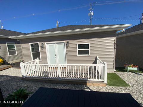 Tiny photo for 325 7Th St, Rocky Top, TN 37769 (MLS # 1328255)