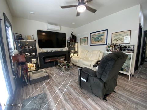 Tiny photo for 325 7Th St, Rocky Top, TN 37769 (MLS # 1328255)