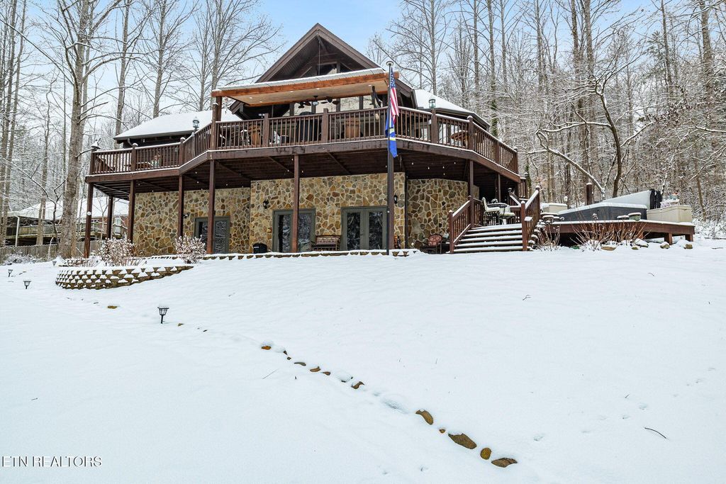 Photo of 156 E Leatherwood Dr. Drive, Walland, TN 37886 (MLS # 1286719)