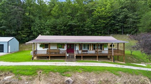 1976 Smoky Creek Rd Huntsville TN 37756