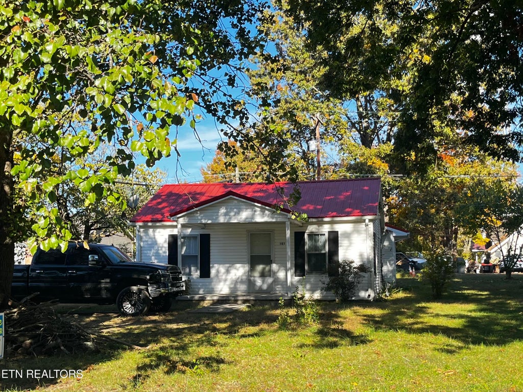 Photo of 101 Main St St, Englewood, TN 37329 (MLS # 1360667)
