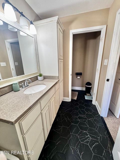 Tiny photo for 402 Cedar Circle, Clinton, TN 37716 (MLS # 1328780)