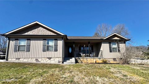 Tiny photo for 402 Cedar Circle, Clinton, TN 37716 (MLS # 1328780)