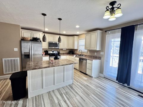 Tiny photo for 402 Cedar Circle, Clinton, TN 37716 (MLS # 1328780)