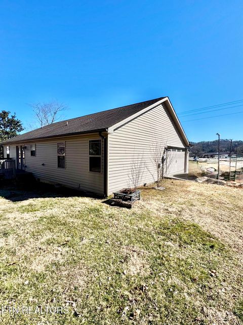 Tiny photo for 402 Cedar Circle, Clinton, TN 37716 (MLS # 1328780)