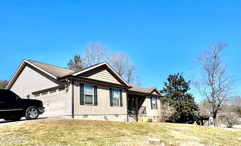 Tiny photo for 402 Cedar Circle, Clinton, TN 37716 (MLS # 1328780)