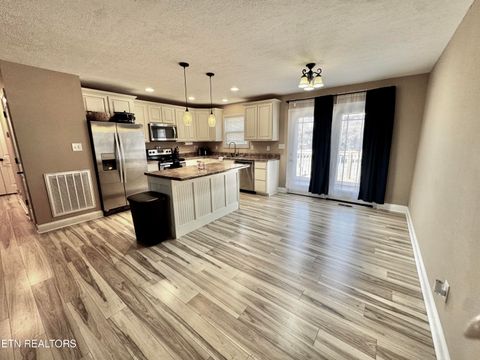 Tiny photo for 402 Cedar Circle, Clinton, TN 37716 (MLS # 1328780)