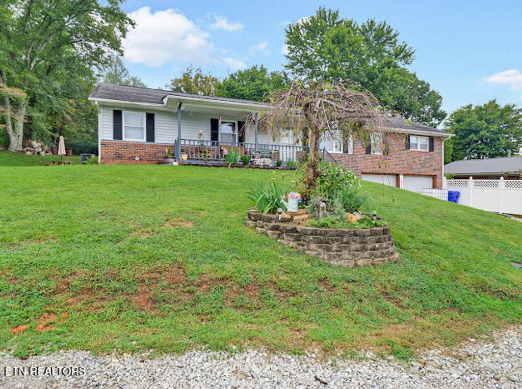 Photo of 206 Styles Lane, Harriman, TN 37748 (MLS # 1314119)