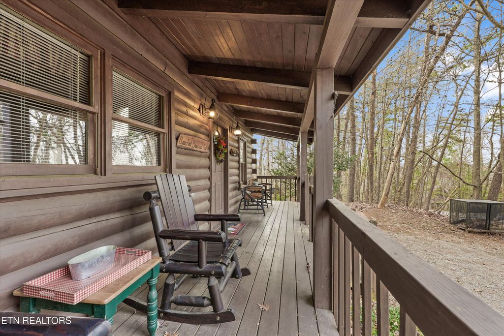 Photo of 1590 Sky View Drive, Sevierville, TN 37876 (MLS # 1326517)