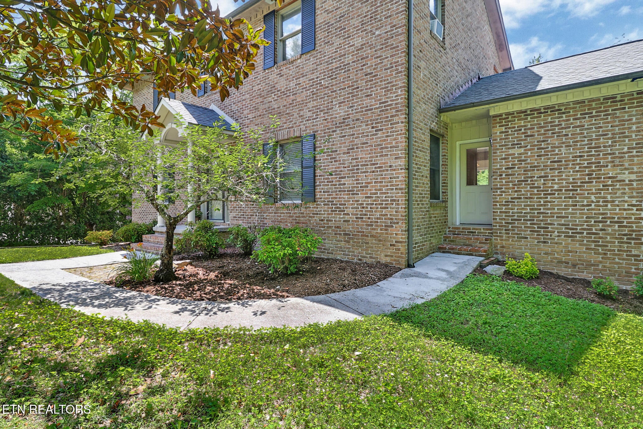 107 Chestnut Hill Rd