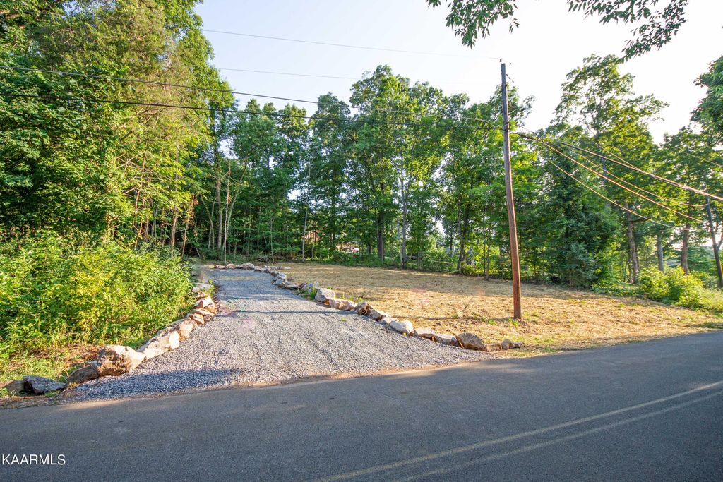 Photo of 3623 Channel Drive, Louisville, TN 37777 (MLS # 1229739)