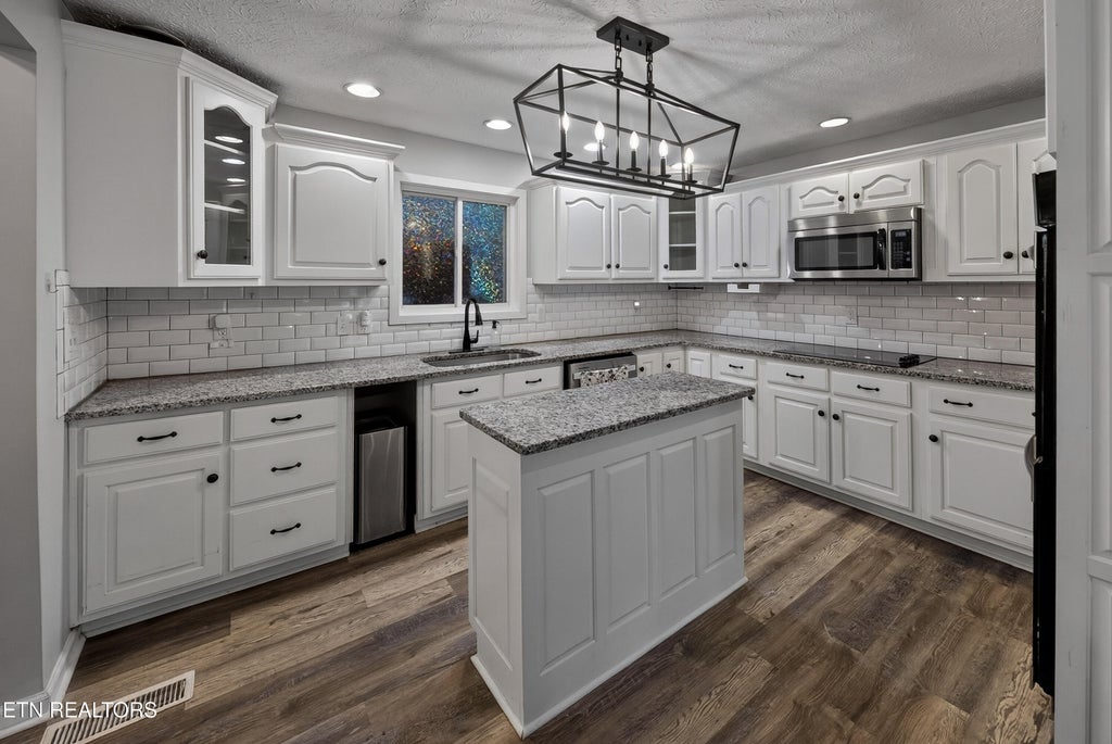 Photo of 718 Hathburn Drive, Rockwood, TN 37854 (MLS # 1351370)