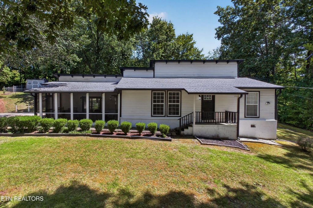 Photo of 718 Hathburn Drive, Rockwood, TN 37854 (MLS # 1351370)