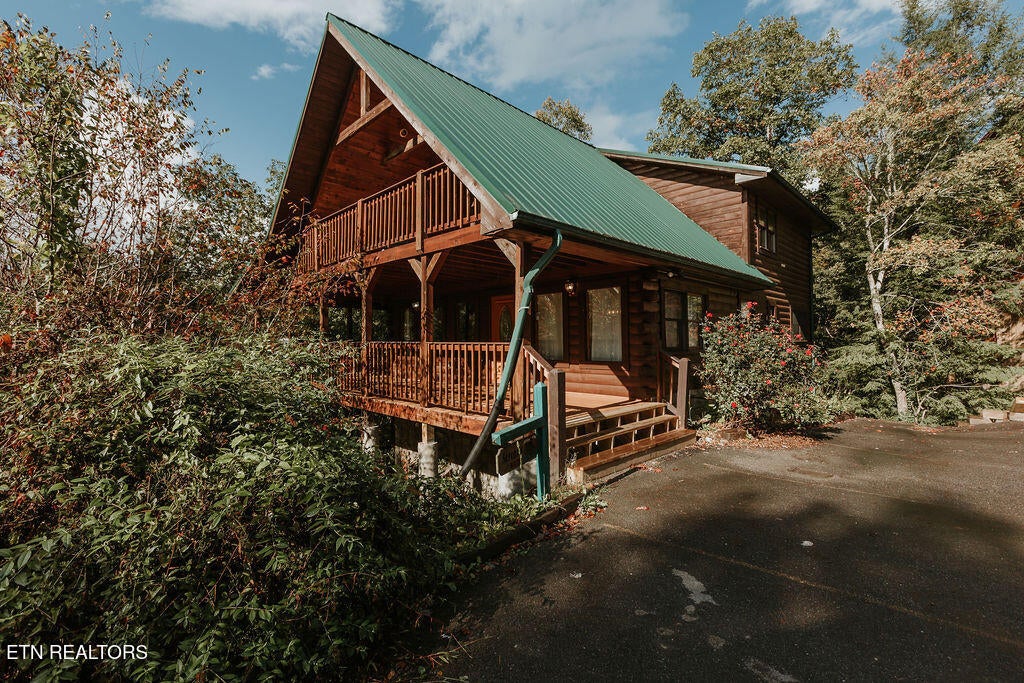 Photo of 322 Brown Wren Way, Gatlinburg, TN 37738 (MLS # 1345648)