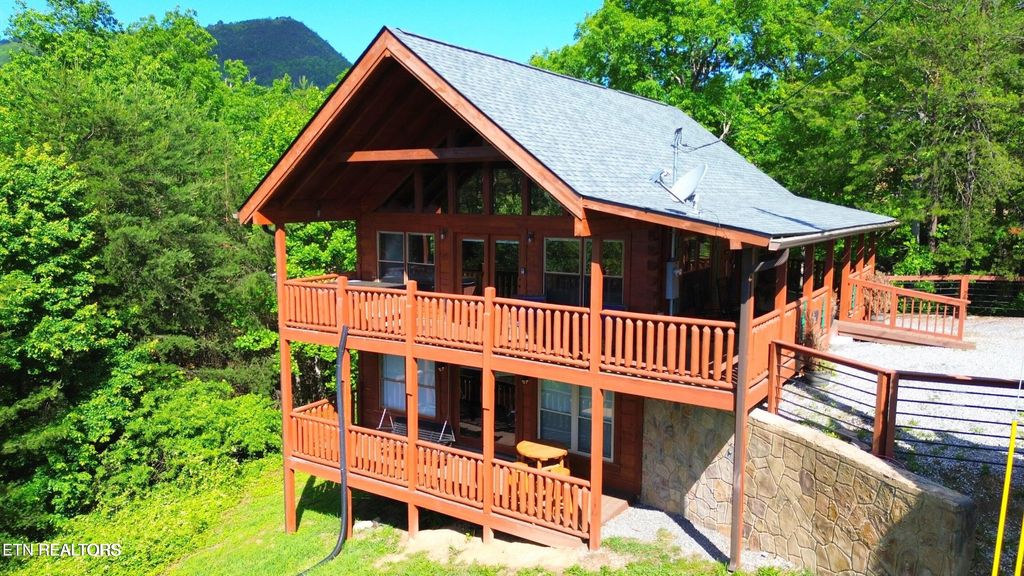 Photo of 1713 Bear View Rd, Sevierville, TN 37876 (MLS # 1317865)