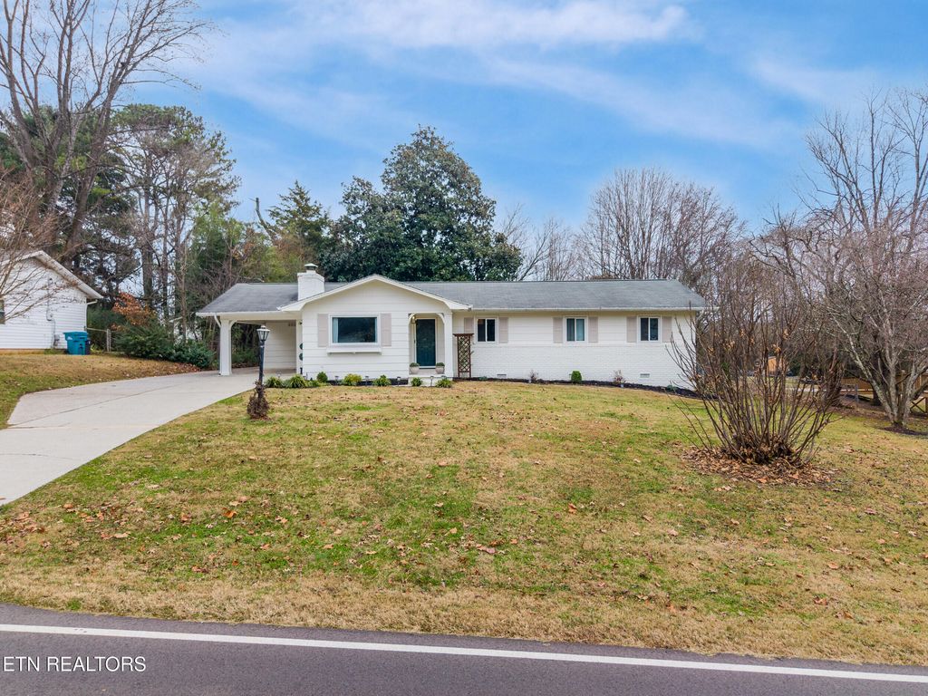 Photo of 8700 Fox Lonas Rd, Knoxville, TN 37923 (MLS # 1323647)