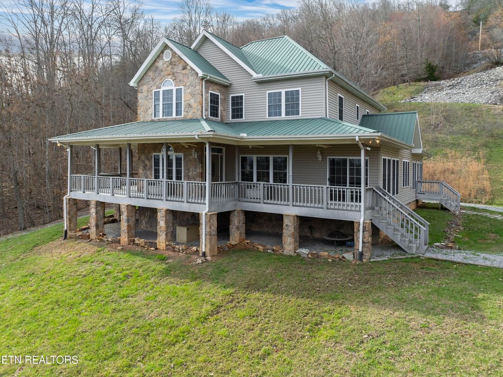 Photo of 2223 Chimney Rock Rd, New Tazewell, TN 37825 (MLS # 1255233)