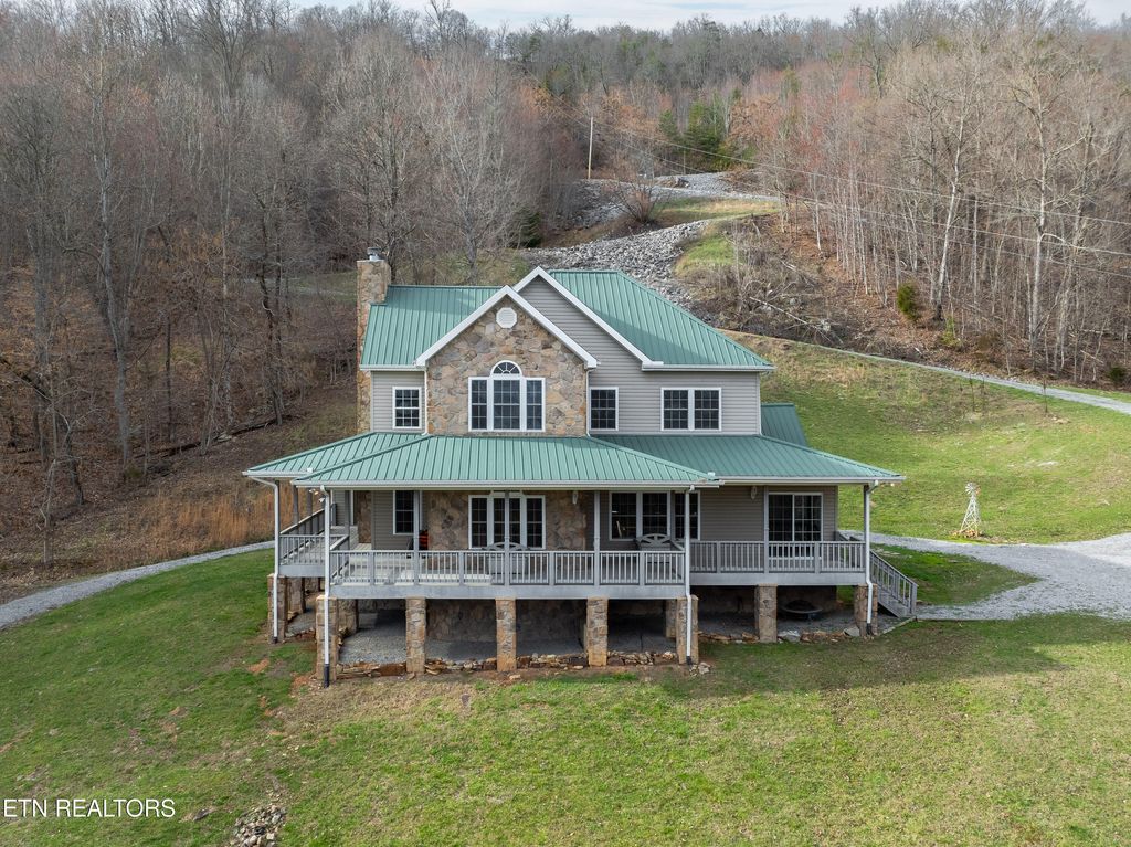 Photo of 2223 Chimney Rock Rd, New Tazewell, TN 37825 (MLS # 1255233)