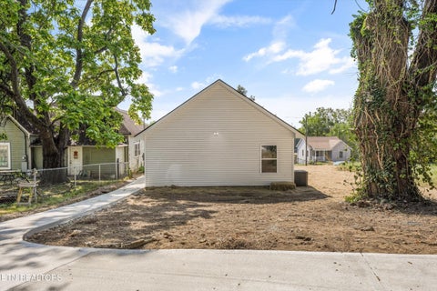 Tiny photo for 1505 Beaumont Ave, Knoxville, TN 37921 (MLS # 1356096)